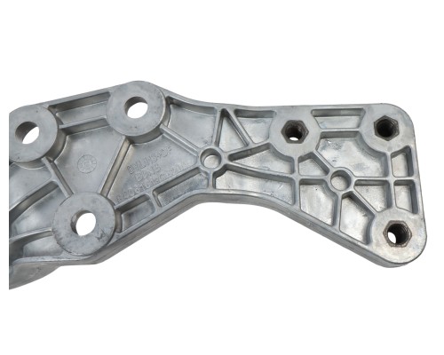 Кронштейн DONGFENG корпуса подножки левый OE