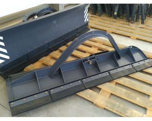 Отвал МТЗ-80, 82 (ПКУ-0.8) коммунальный,  гидроповоротный L=2.5м САЛЬСК