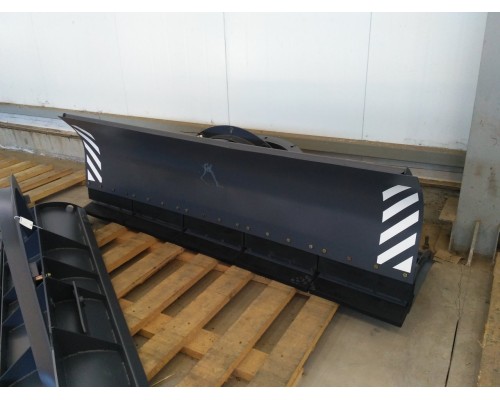 Отвал МТЗ-80, 82 (ПКУ-0.8) коммунальный,  гидроповоротный L=2.5м САЛЬСК