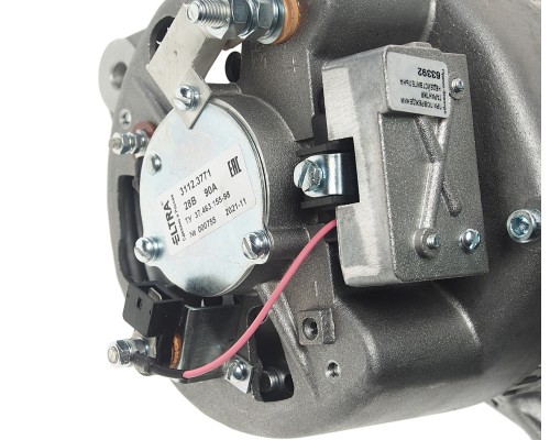 Генератор МАЗ, ЛАЗ, УРАЛ дв.ЯМЗ-236, 7511, 7601 28В 90А ELTRA