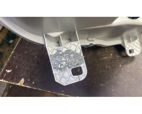 Фара блок ГАЗ-3302, 2217, 33104 левая Н/О (пластик рассеиватель) (Уценка: скол крепл) ФОРМУЛА СВЕТА