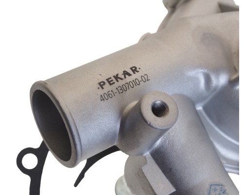 Насос водяной ГАЗ-3302 дв.ЗМЗ-406 в сборе с прокладкой (Уценка: упаковка) PEKAR