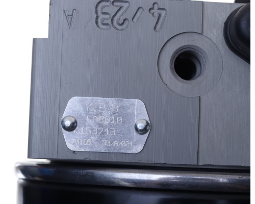 Осушитель воздуха КАМАЗ-5490, НЕФАЗ (24V,  3 выхода) КТС