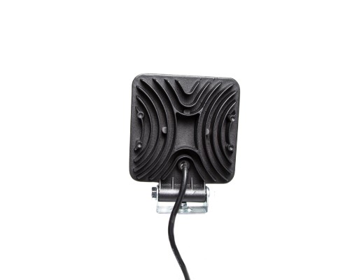 Фара рабочего света квадратная 83х83х42 48Вт 16 светодиодов направ. свет с решеткой AVTOELECTRICA