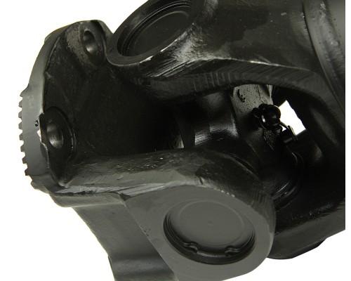 Вал карданный КАМАЗ заднего моста (4 отверстия,  торцевые шлицы) L=686мм увеличенный ресурс УКД